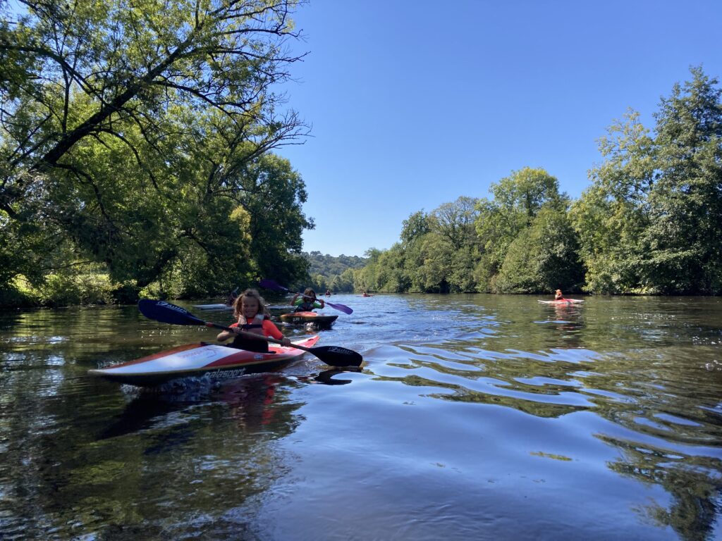 Stage d'Été - Perfectionnement Stage d'été kayak perfectionnement en Dordogne - près de Périgueux
